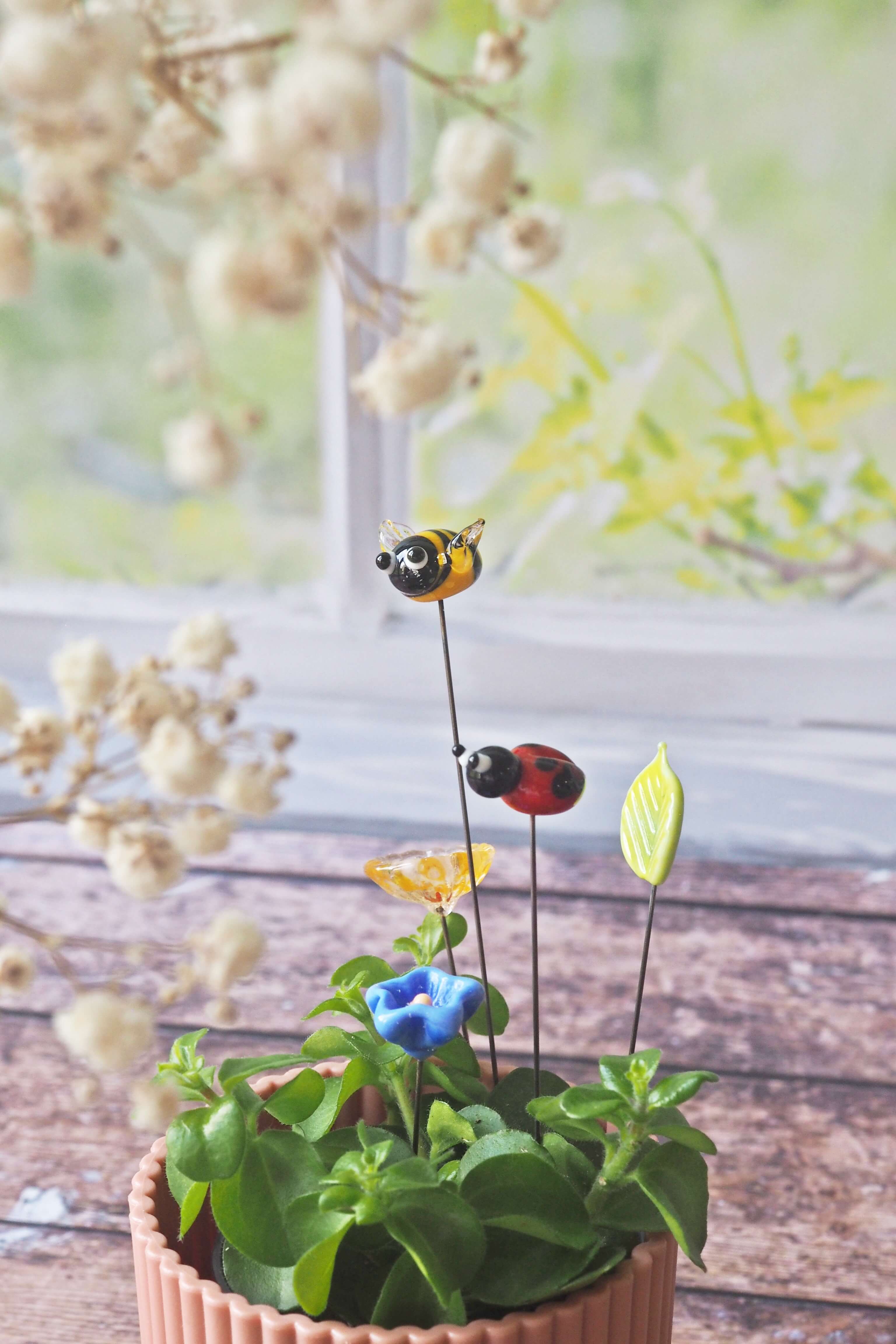 chezphilomene verre murano filé création tige fleurs coccinelle abeille insecte plante (1)