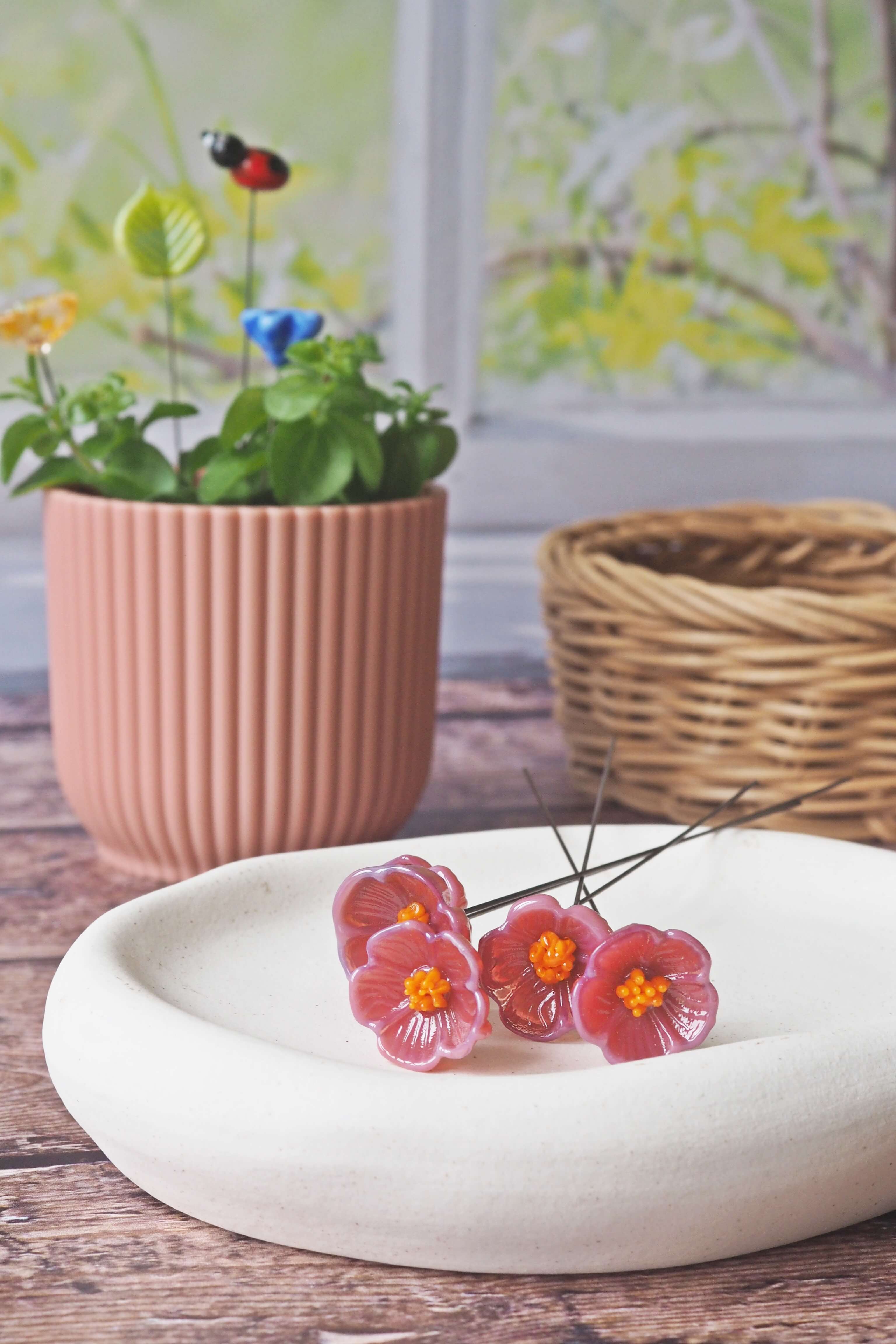 chezphilomene verre murano filé création tige fleurs coccinelle abeille insecte plante (9)