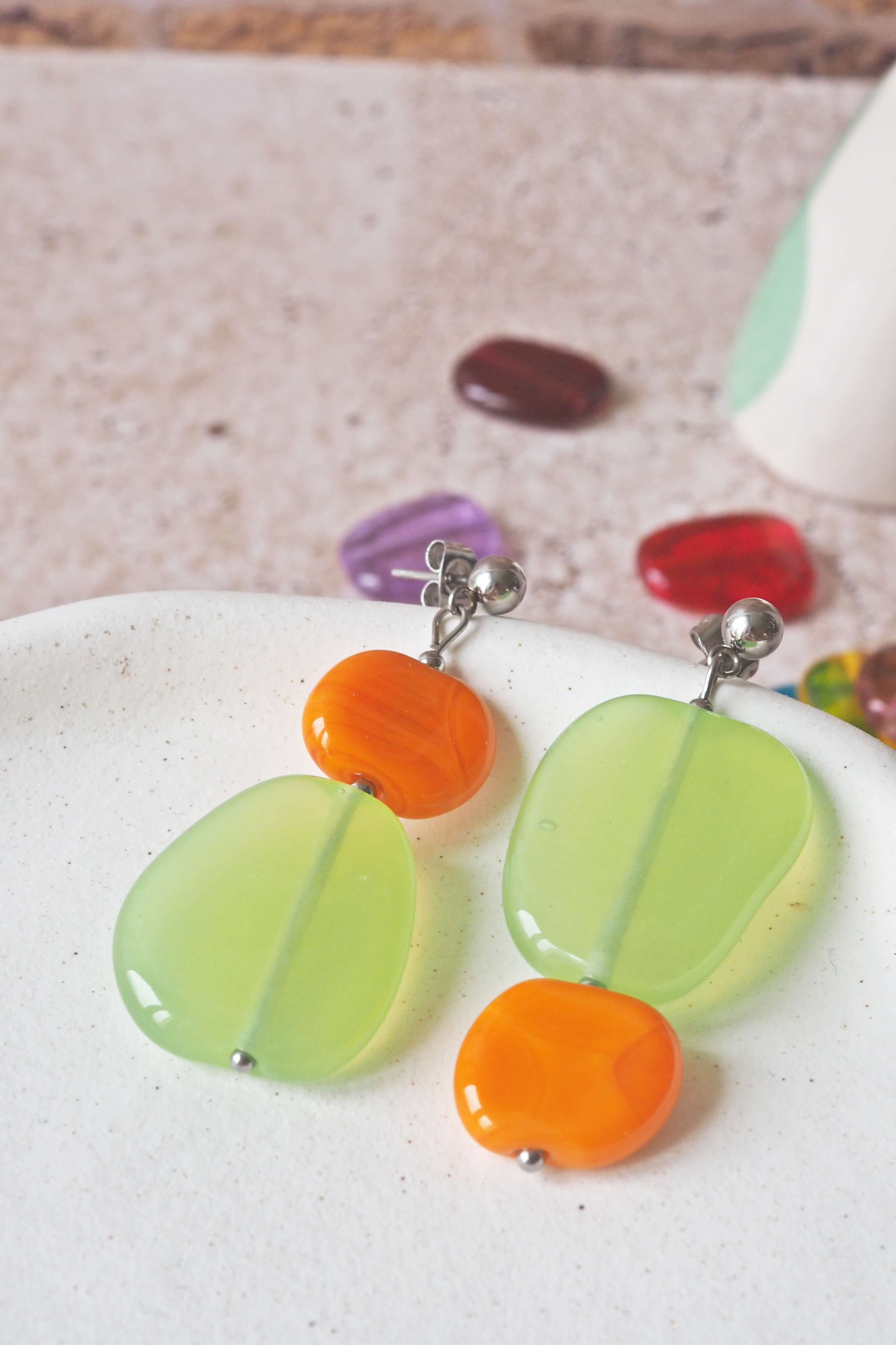 philomène boucles oreilles asymétriques galets translucide bijoux verre murano (16)