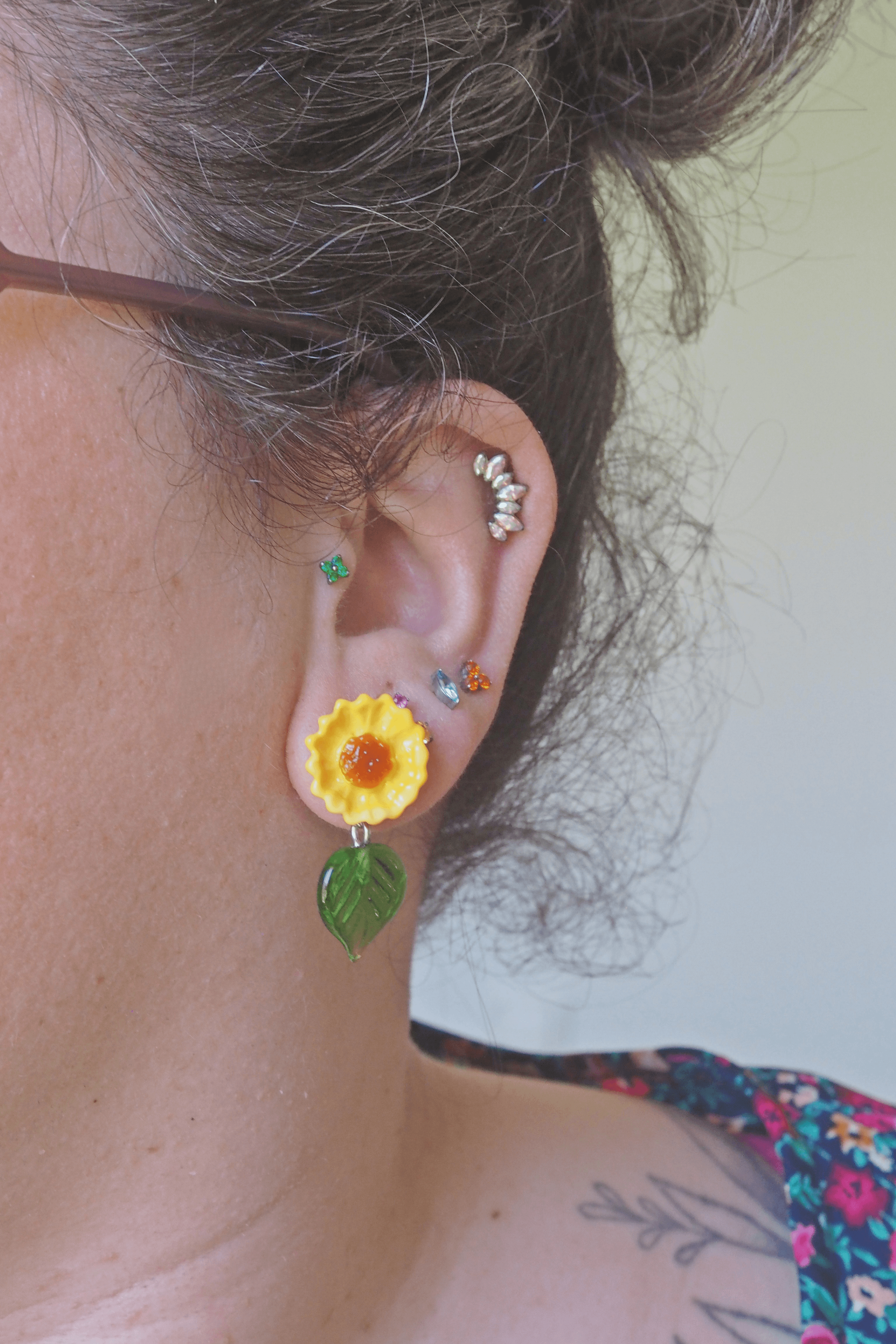 fleurs tournesol philomène verre filé bijoux artisanal végétal unique jaune boucles oreilles (1)