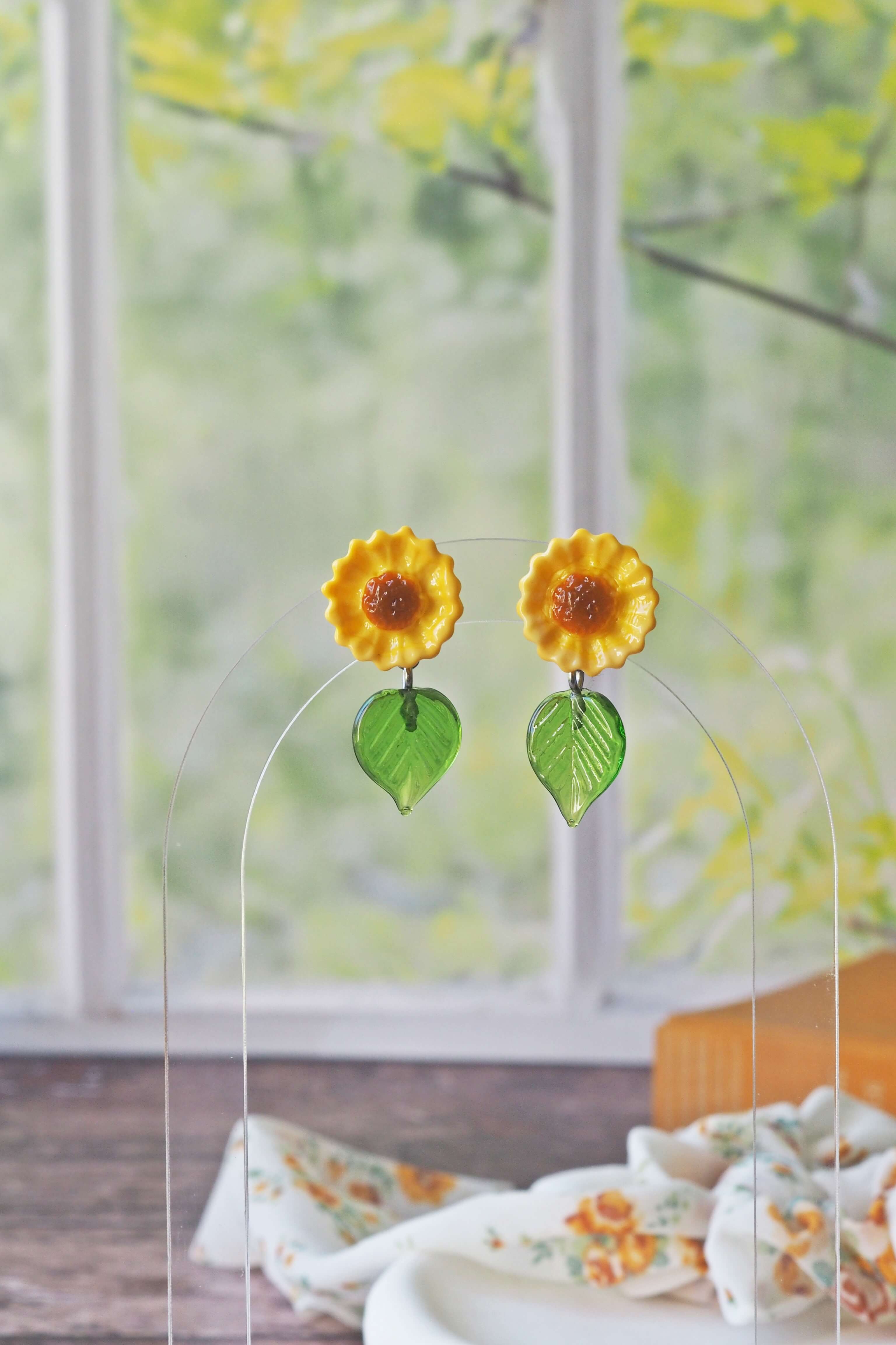 fleurs tournesol philomène verre filé bijoux artisanal végétal unique jaune boucles oreilles (5)