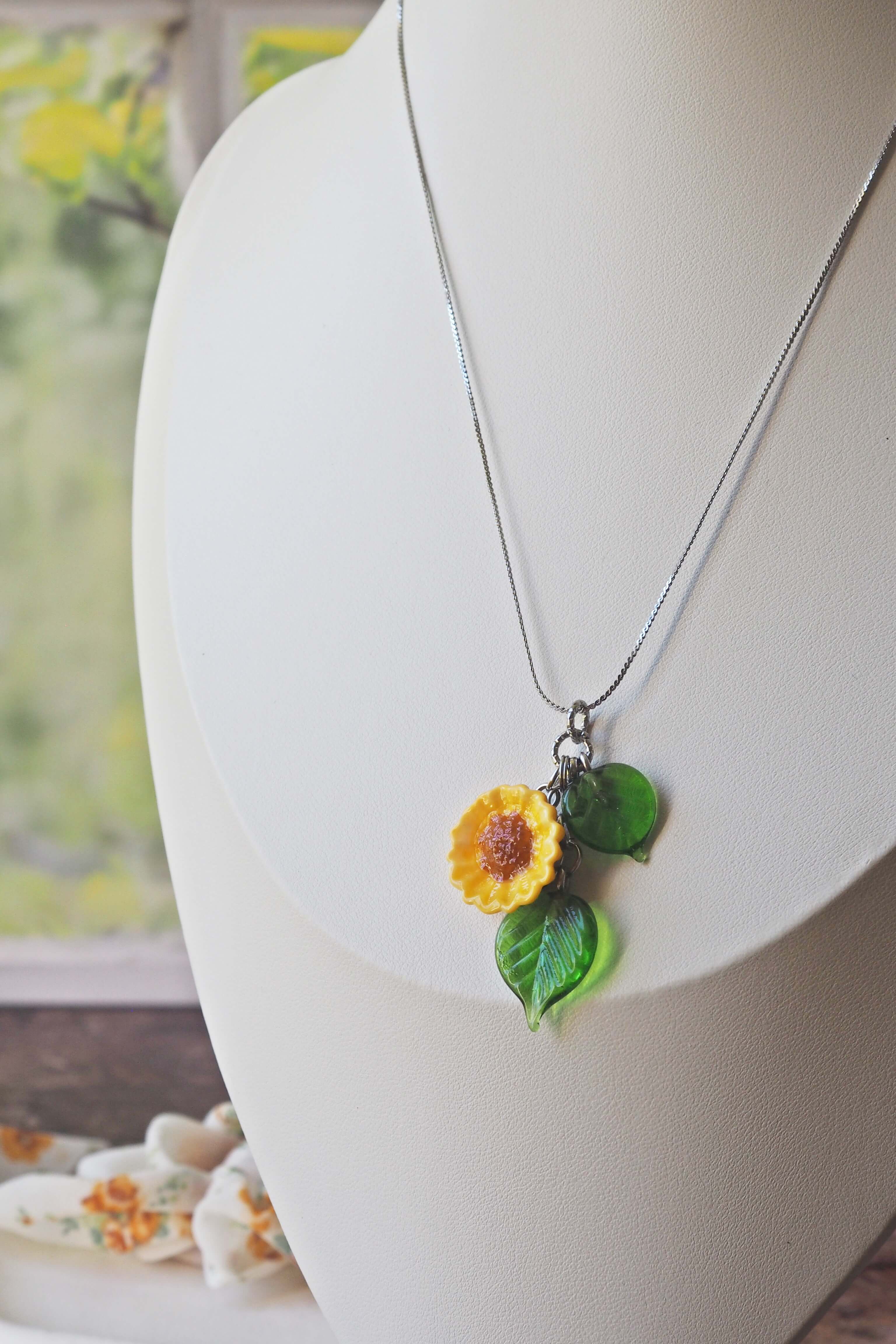 fleurs tournesol philomène verre filé bijoux artisanal végétal unique jaune collier (2)