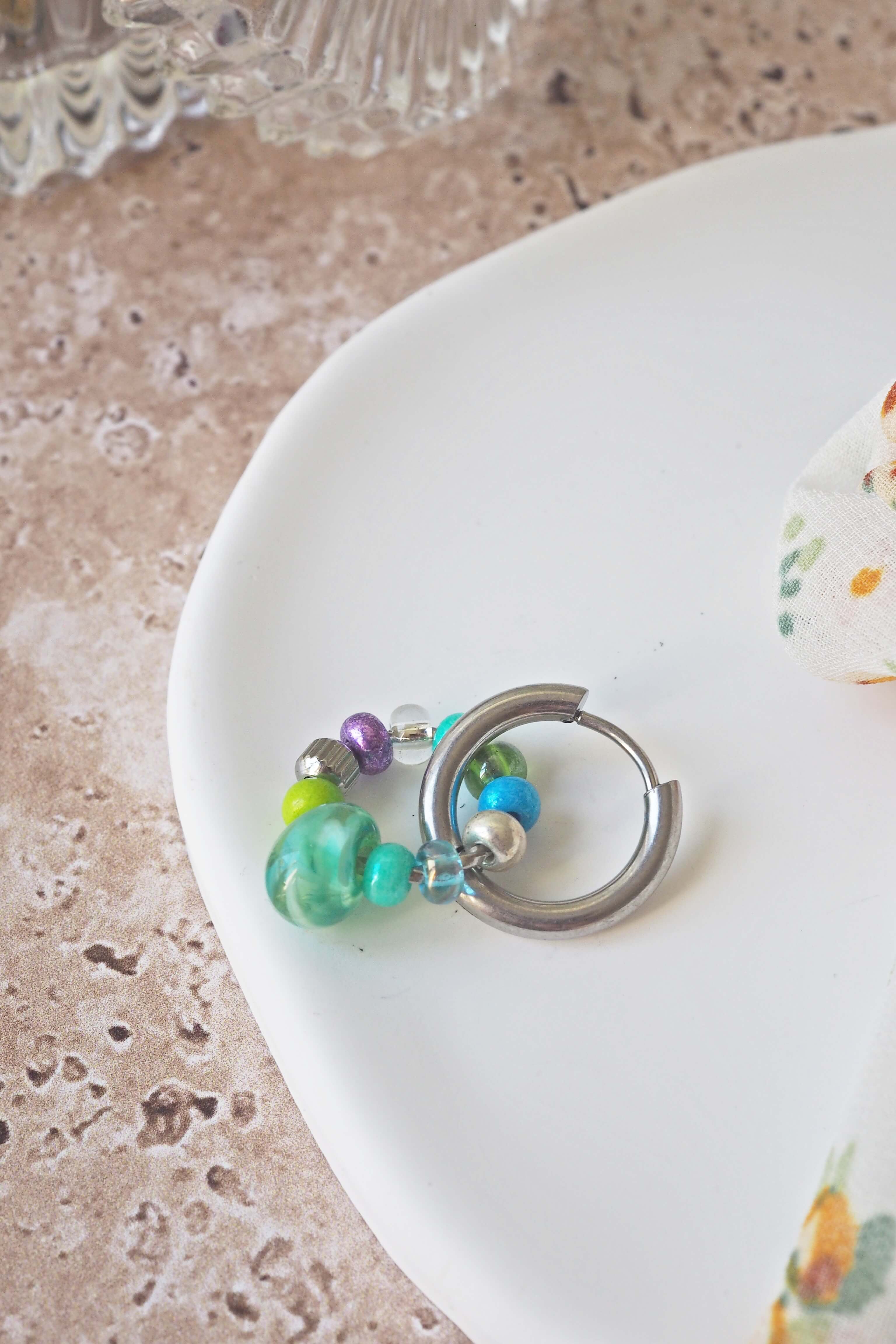 philomene bijoux boucles oreilles paulette goutte verre filé murano artisanal unique coloré perles anneau simple (55)