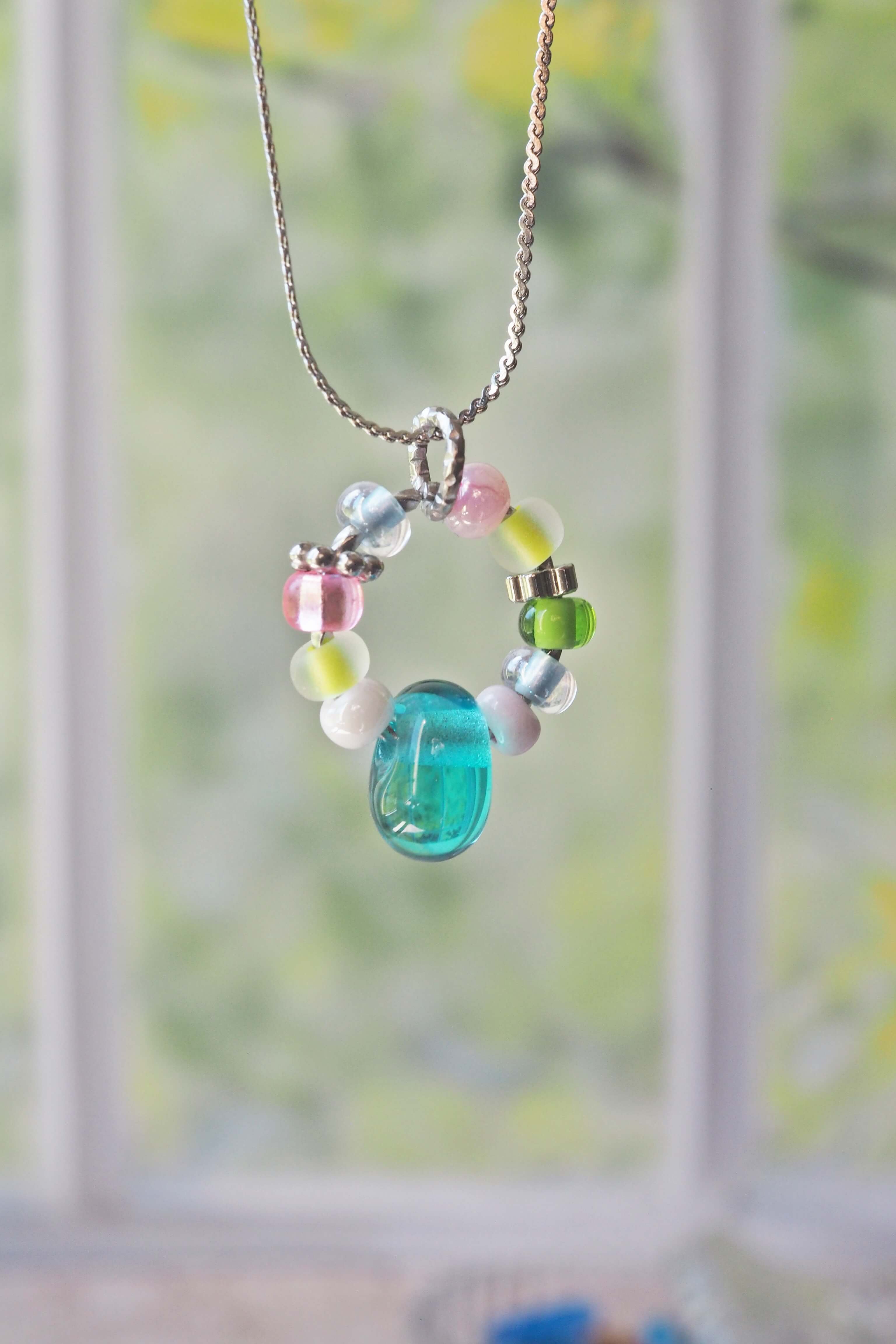 philomene bijoux collier paulette goutte verre filé murano artisanal unique coloré perles anneau simple (51)