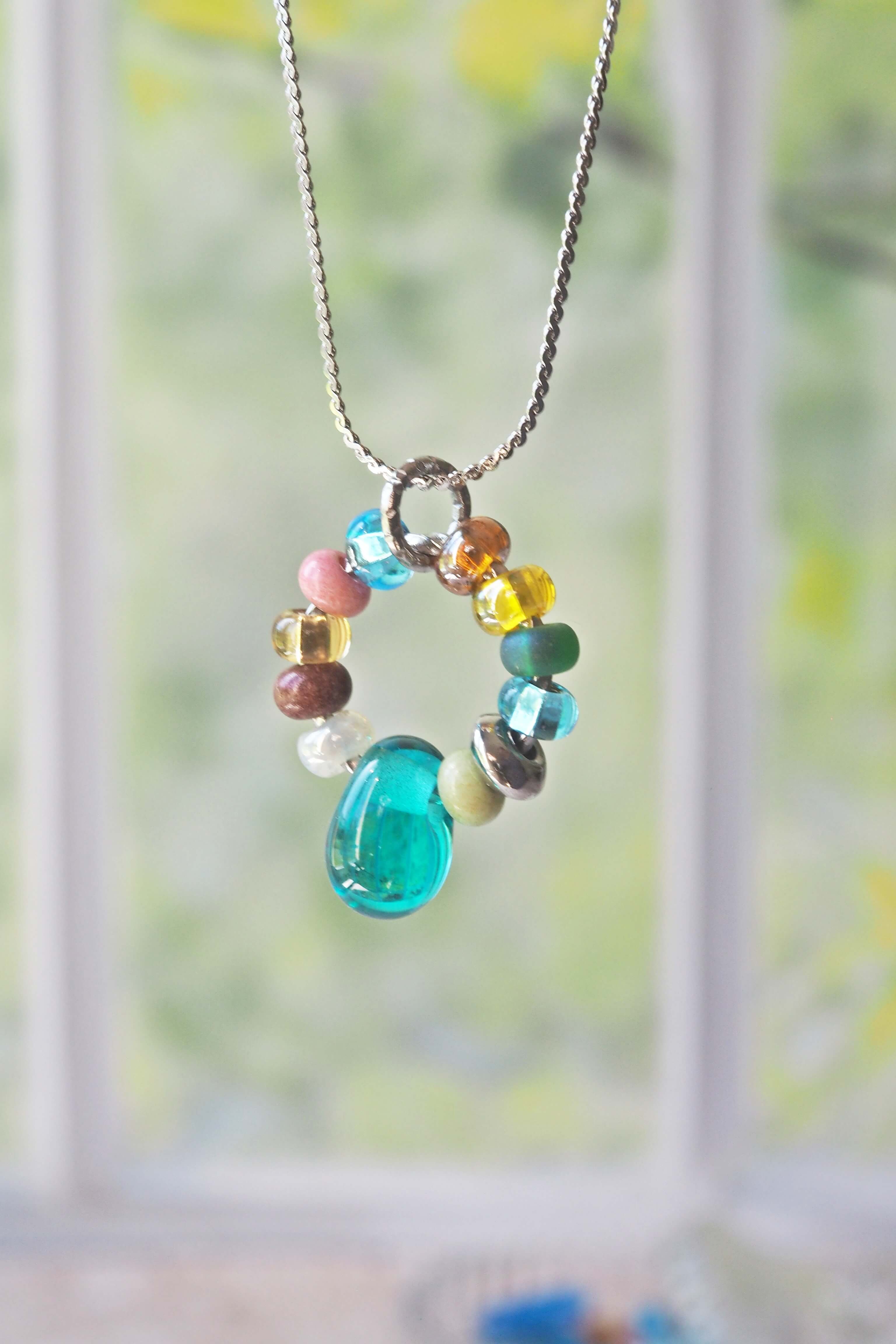 philomene bijoux collier paulette goutte verre filé murano artisanal unique coloré perles anneau simple (60)